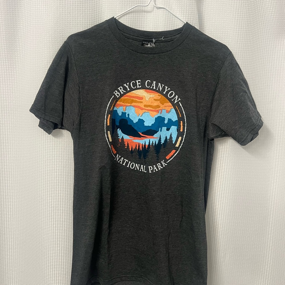 Bryce Canyon National Park T-Shirt- Size Small